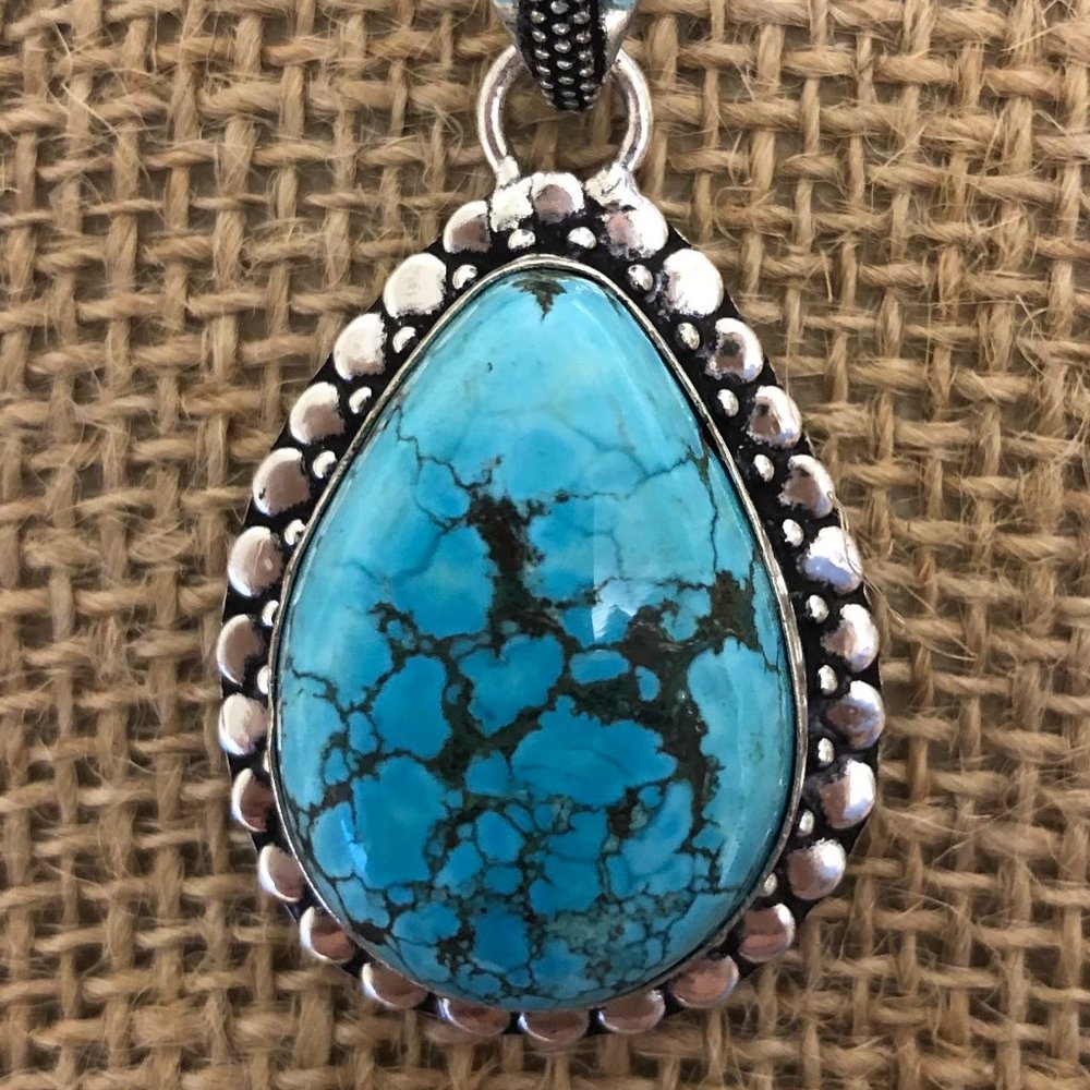NWOT Turquoise Pendant.